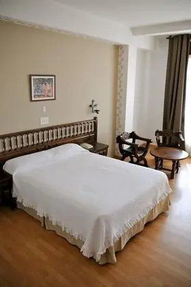 Büyük Yataklı Tek Kişilik Oda