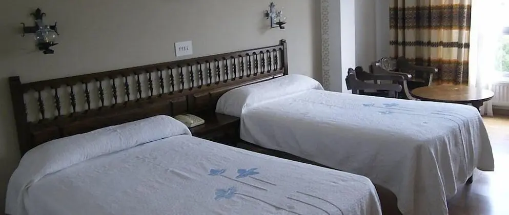 Büyük Yataklı Tek Kişilik Oda