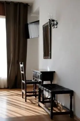 Büyük Yataklı Tek Kişilik Oda