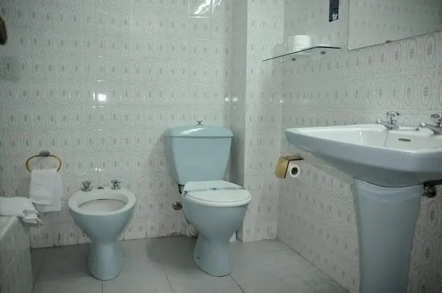 Büyük Yataklı Tek Kişilik Oda