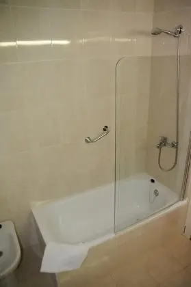 Standard Tek Büyük veya İki Ayrı Yataklı Oda