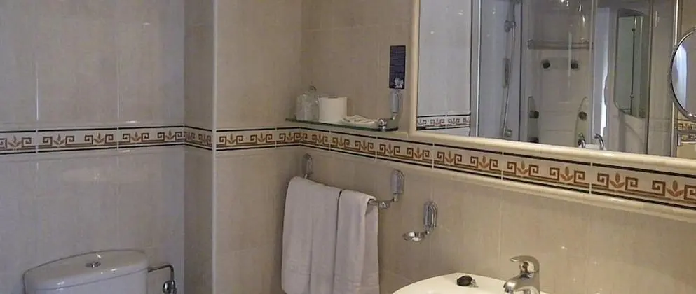 Standard Tek Büyük veya İki Ayrı Yataklı Oda