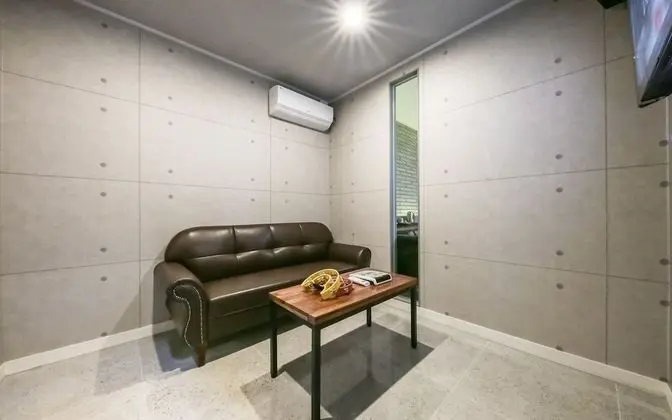 Oda (Singing Room (Karaoke Room 11:30 PM M)
