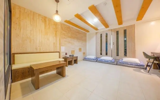 Oda (Ondol Room (Netflix available))