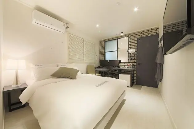 Oda (DELUXE (available on Netflix+YouTube))