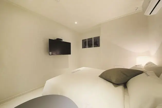 Oda (DELUXE (available on Netflix+YouTube))