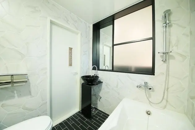 Oda (DELUXE (available on Netflix+YouTube))