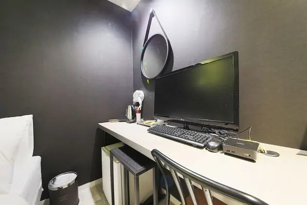 Oda (STANDARD (Netflix+YouTube available))