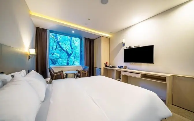 Oda (Deluxe Double ((all rooms) 70-inch TV)