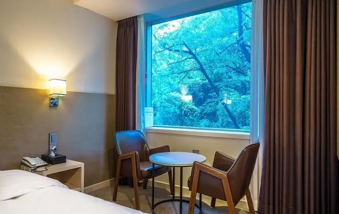 Oda (Deluxe Double ((all rooms) 70-inch TV)