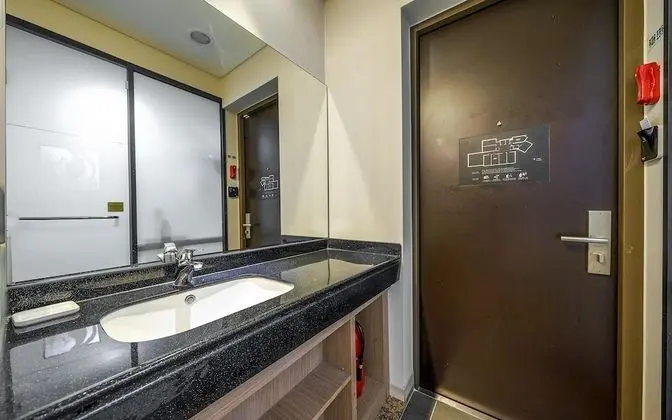 Oda (Deluxe Double ((all rooms) 70-inch TV)