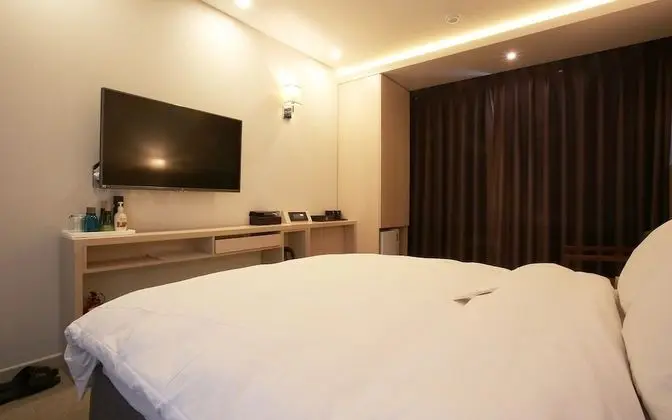 Oda (Deluxe Double ((all rooms) 70-inch TV)