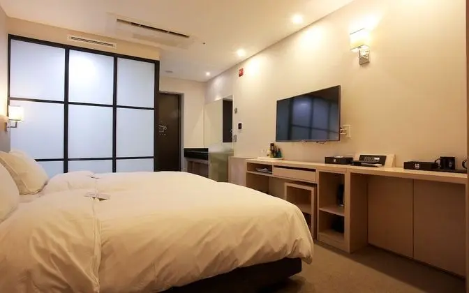 Oda (Deluxe Twin ((all rooms) 70-inch TV w)