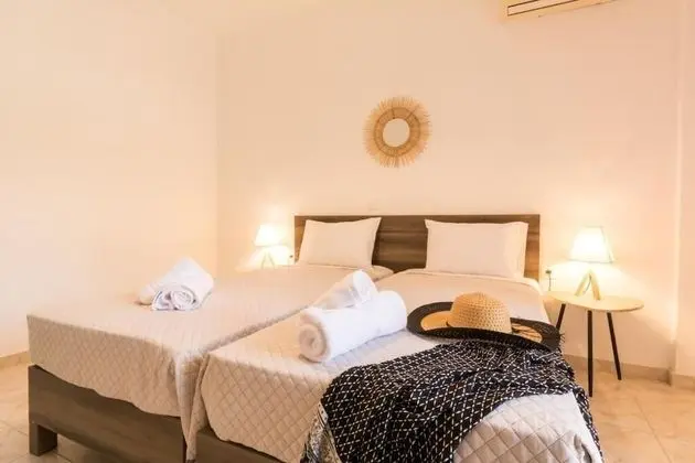 Design Tek Büyük veya İki Ayrı Yataklı Oda