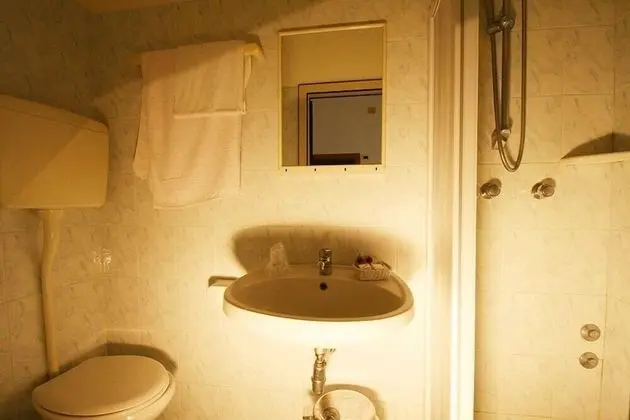 Tek Büyük Yataklı Oda, Balkon