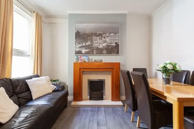 Comfort Twin Room, 2 Twin Beds, Shared Bathrooms