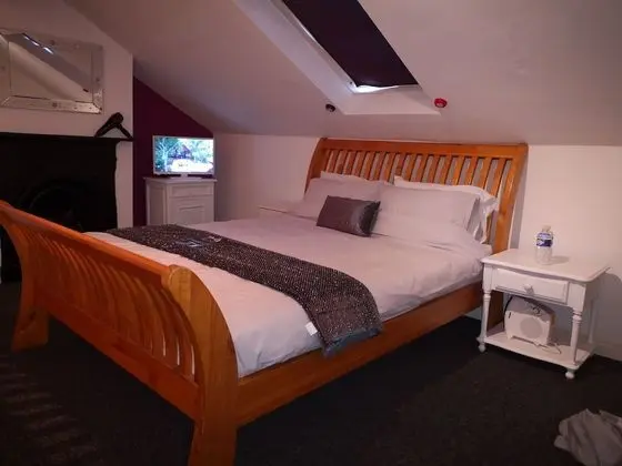 Deluxe Queen Room, Shared Bathrooms