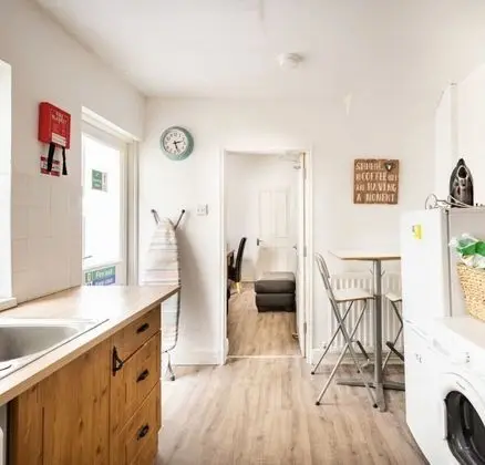 Deluxe Queen Room, Shared Bathrooms