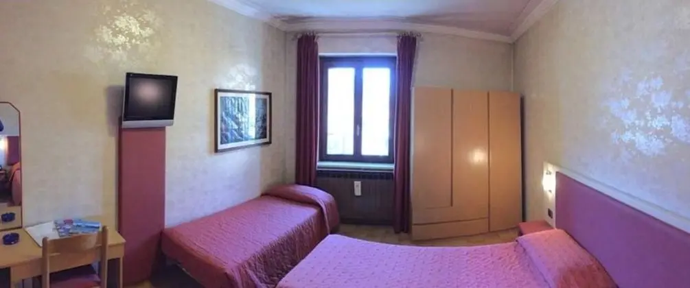 Üç Kişilik Oda