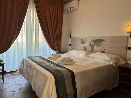 Business Büyük Yataklı Tek Kişilik Oda