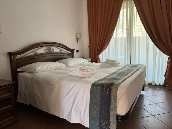 Business Büyük Yataklı Tek Kişilik Oda