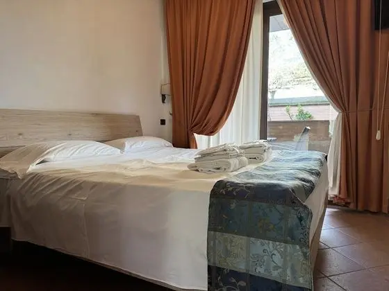 Business Büyük Yataklı Tek Kişilik Oda