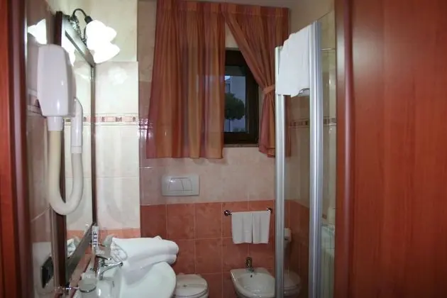 Business Büyük Yataklı Tek Kişilik Oda