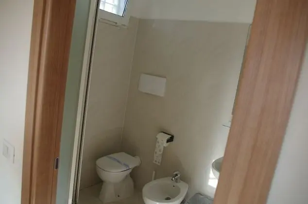 Tek Büyük veya İki Ayrı Yataklı Oda, Ortak Banyo