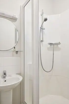 Tek Kişilik Oda, Banyolu/Duşlu