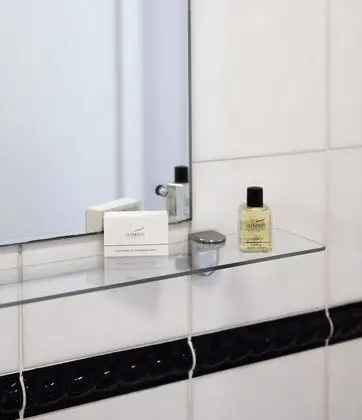 Tek Kişilik Oda, Ortak Banyo