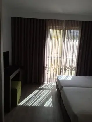 İki Ayrı Yataklı Oda, Dağ Manzaralı