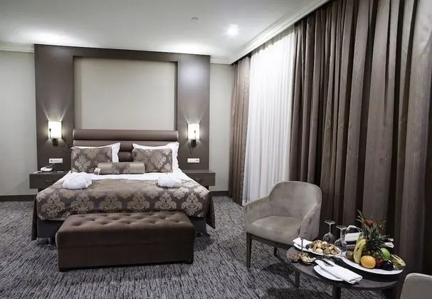Deluxe Tek Büyük Yataklı Oda