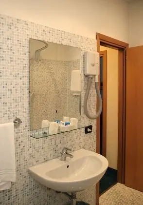 Standard Büyük Yataklı Tek Kişilik Oda