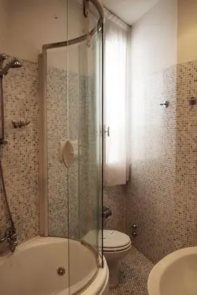 Üç Kişilik Oda