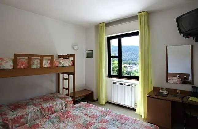 Standard Dört Kişilik Oda