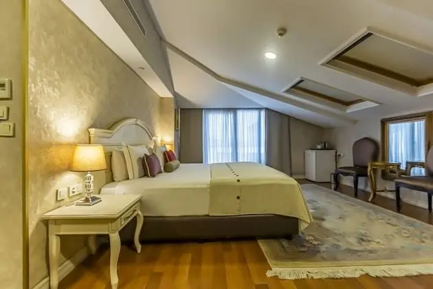 Balkonlu Suite