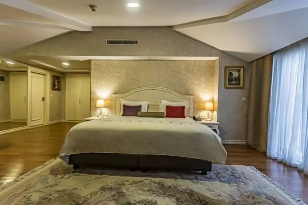 Balkonlu Suite