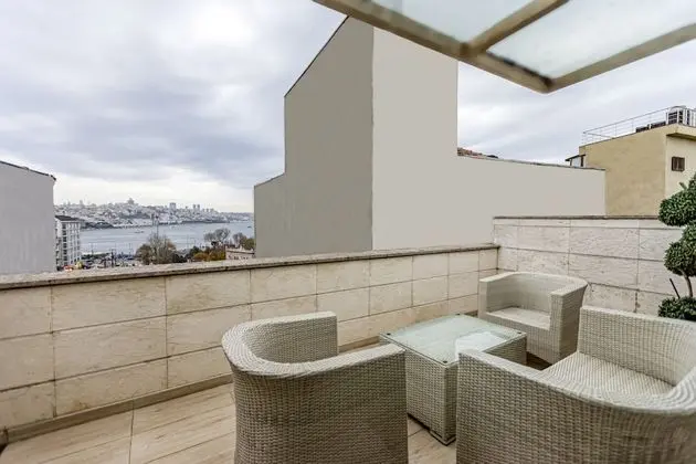 Balkonlu Suite
