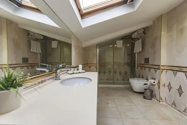 Balkonlu Suite