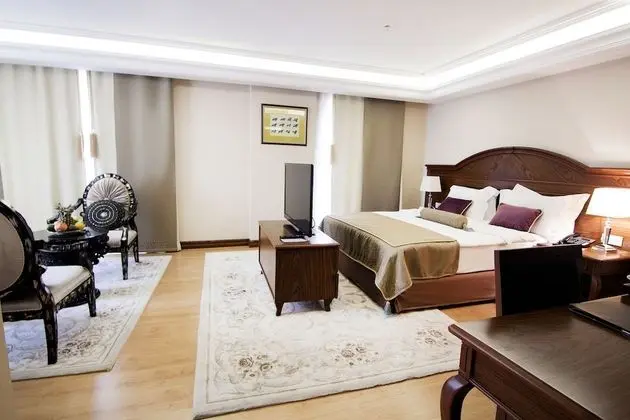 Deluxe Suite