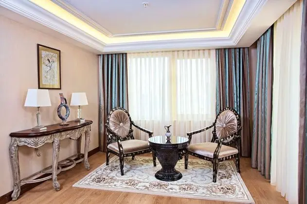 Deluxe Suite