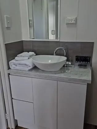 Basic Kulübe, Banyolu/Duşlu