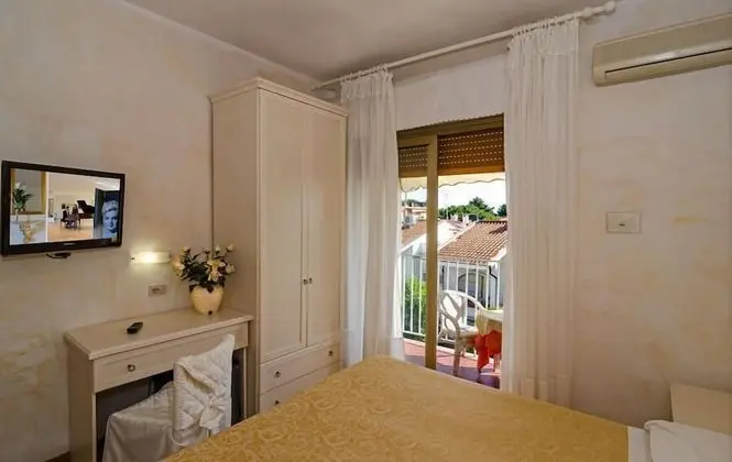 Classic Tek Büyük veya İki Ayrı Yataklı Oda, Balkon