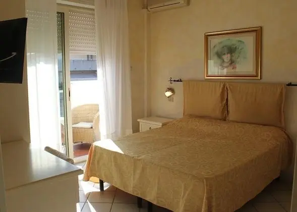 Classic Tek Büyük veya İki Ayrı Yataklı Oda, Balkon