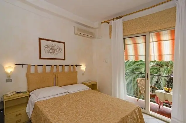 Classic Tek Büyük veya İki Ayrı Yataklı Oda, Balkon