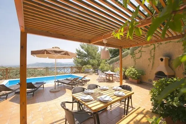 Villa, 2 Yatak Odası, Sigara İçilebilir, Şömine