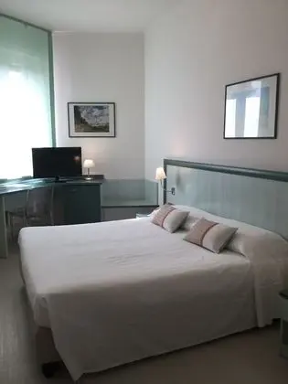 Büyük Yataklı Tek Kişilik Oda