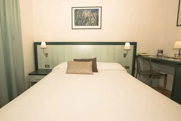 Büyük Yataklı Tek Kişilik Oda