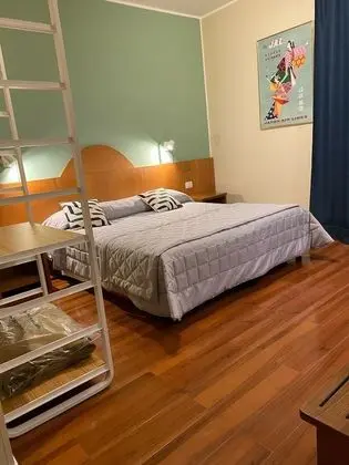 Büyük Yataklı Tek Kişilik Oda