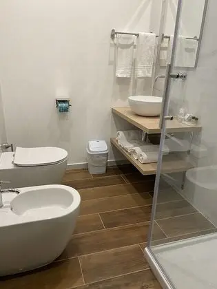 Büyük Yataklı Tek Kişilik Oda